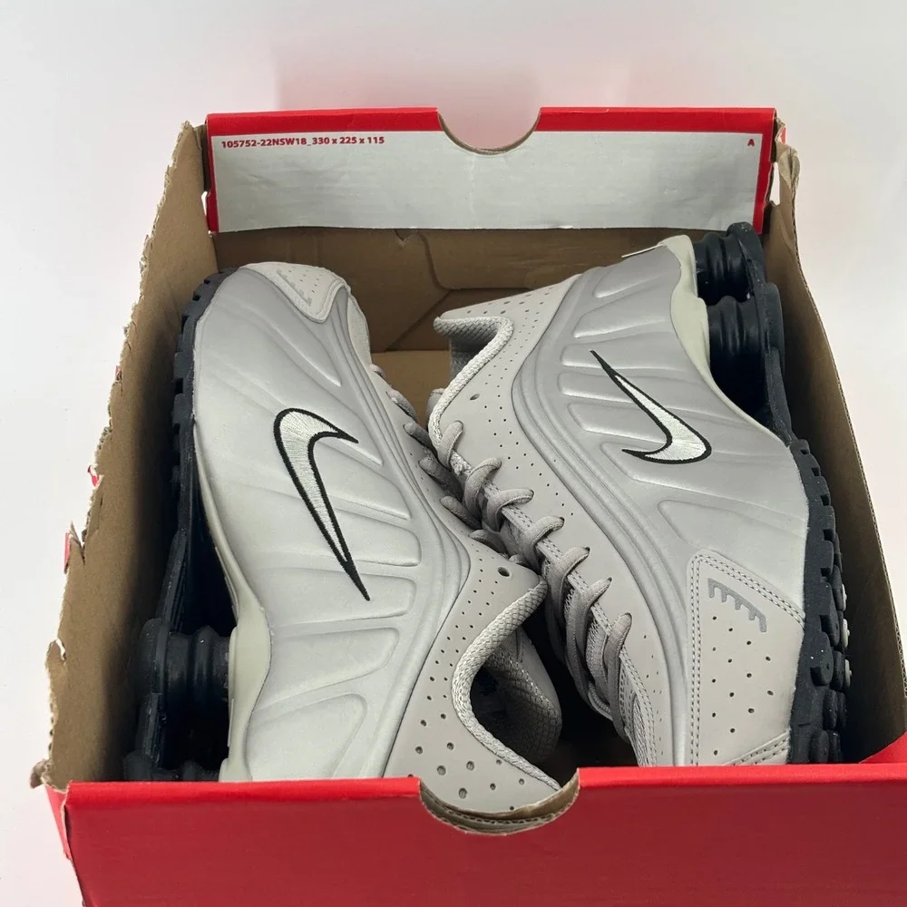 Nike Shox R4 Mens 11.5 College Grey Black IH0265-009 Y2K Running Athletic Shoes